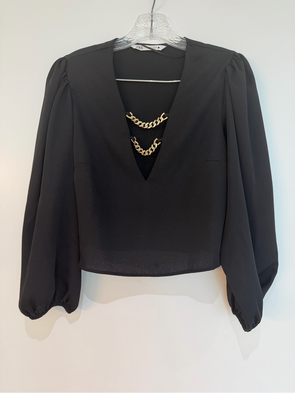 Zara Black Chain-Accent V-Neck Low Cut Cropped Blouse New w/out tags Size Medium